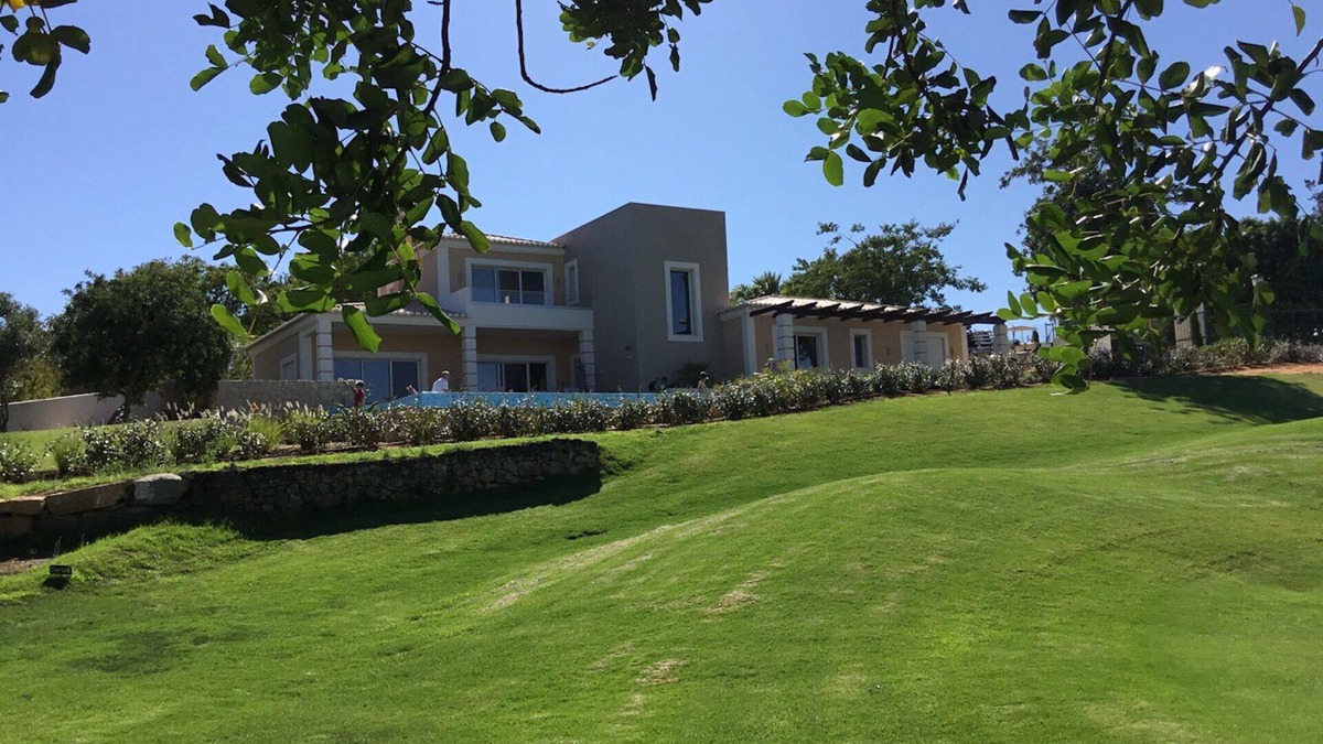 Estombar Villa | Luxury 3-bedroomed villa overlooking golf course with Private Pool, AC, Wi-Fi