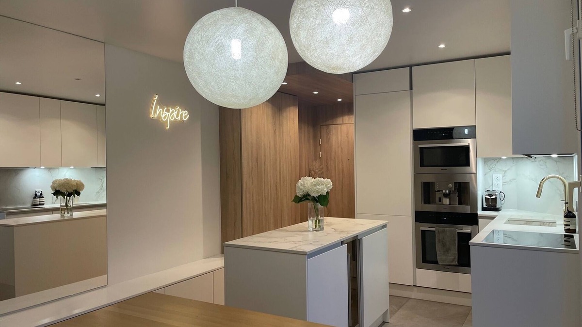 Quartier Sainte-Avoye Apartment | LUXURY 3 BEDROOM & 3 BATHROOM APARTMENT WITH TERRACE NEAR THE LOUVRE