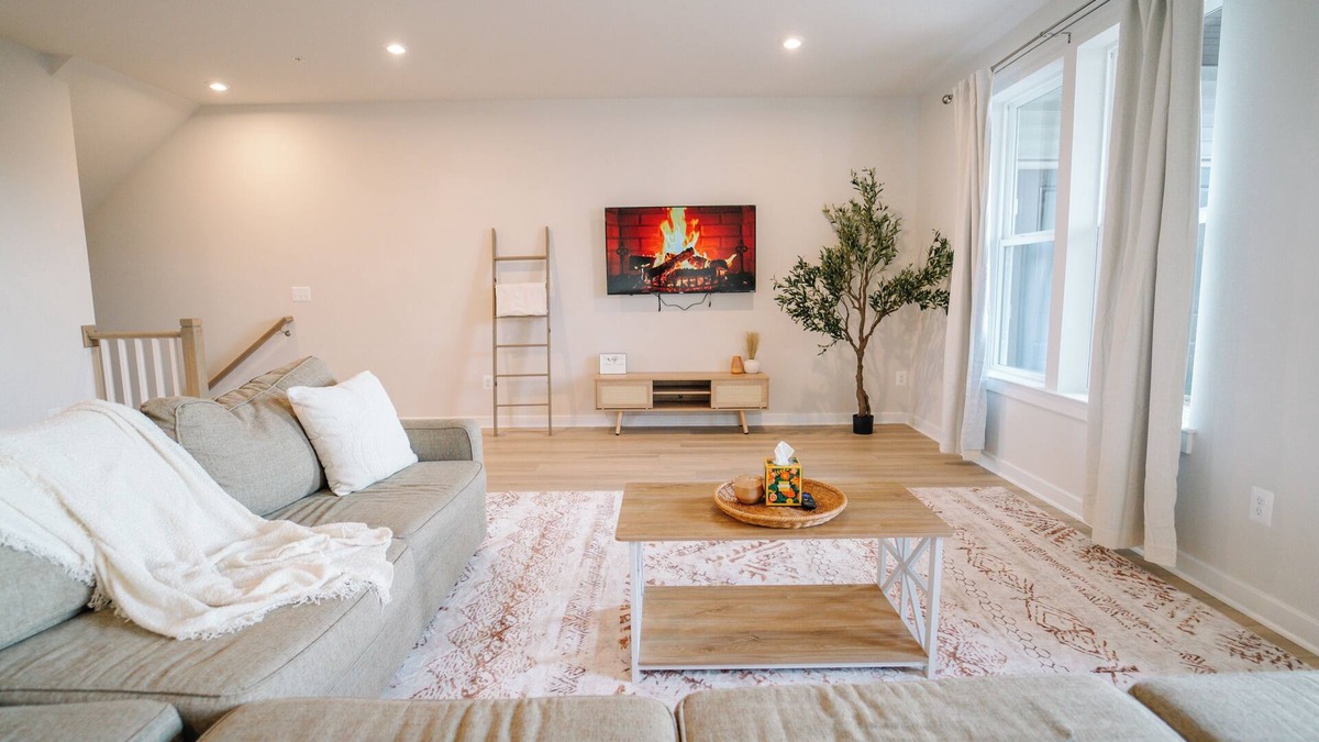 Ashburn House | Luxury 3-bedroom Newly Built Ashburn Home 40 Min to DC 4 Mins to Train Station