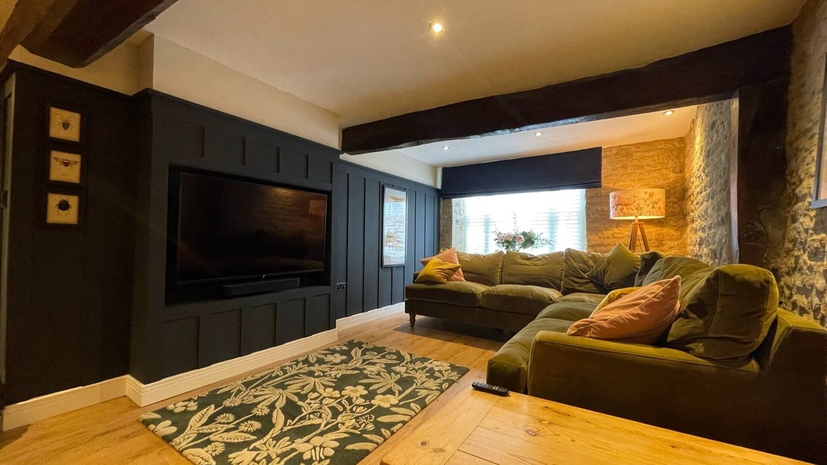 Stamford Apartment | Luxury 3 Bedroom Spacious Apartment - Central Stamford