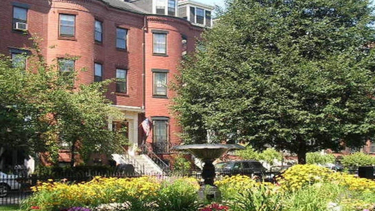 Shawmut Condo | Luxury 3 Br/2.5 Ba + Private Patio on one of Boston's Most Desirable Streets