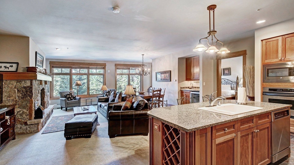River Run Condo | Luxury 3 BR in River Run Village Featuring Ski in, ski out! No Cleaning Fees! by RedAwning