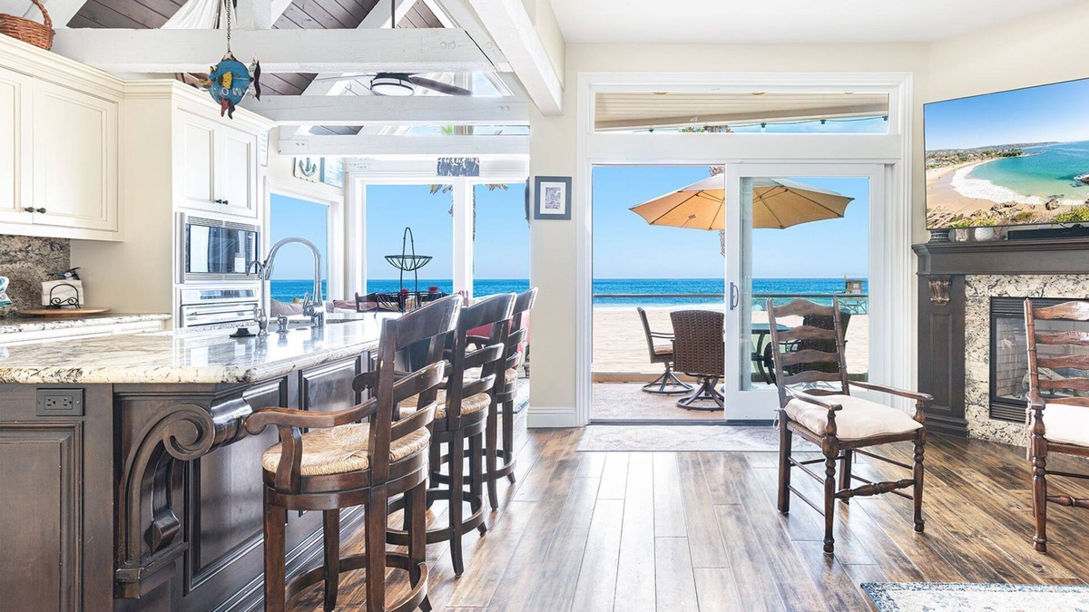 Santa Ana Heights Condo | Luxury 3-Story Beachfront Home w/AC | Panoramic Ocean Views | Directly on the Sand!