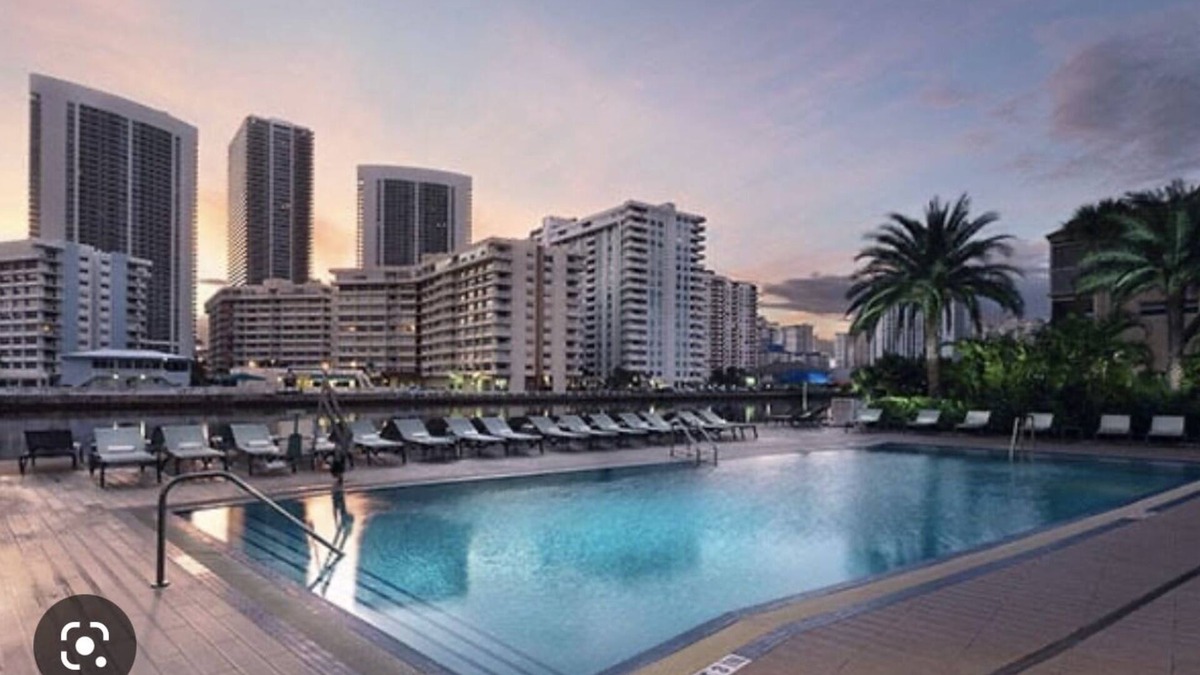 Hallandale Beach Apartment | LUXURY 3BD APARTMENT BEACHWALK