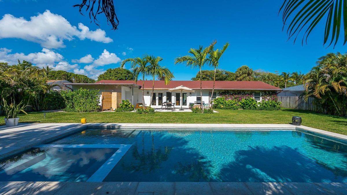 Bel Air House | Luxury 4 Bed, 3.5 Bath Designer Pool Home. Pets Welcome!