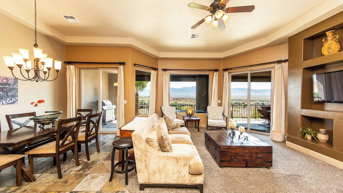Mesquite House | Luxury, 4+ Bedroom, 4 Bath Home on Golf Course with the Best View in Mesquite!