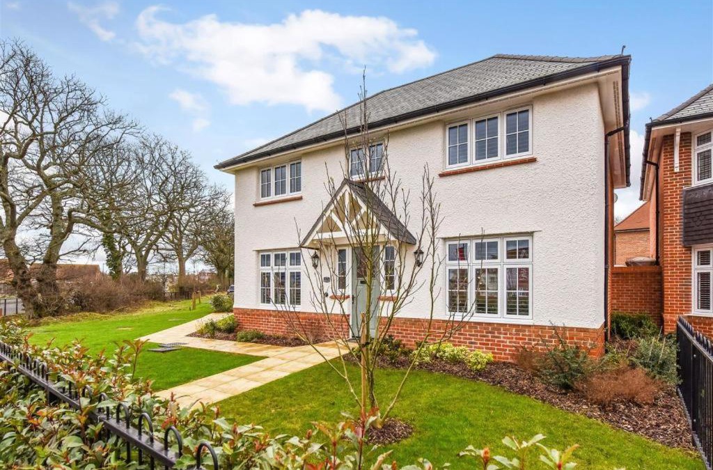 Waterlooville Villa | Luxury 4 Bedroom Detached House