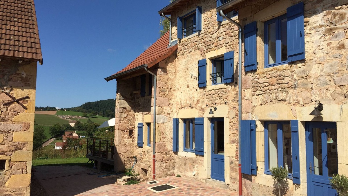 Chatenay House | luxury 4 bedroom gite with pool