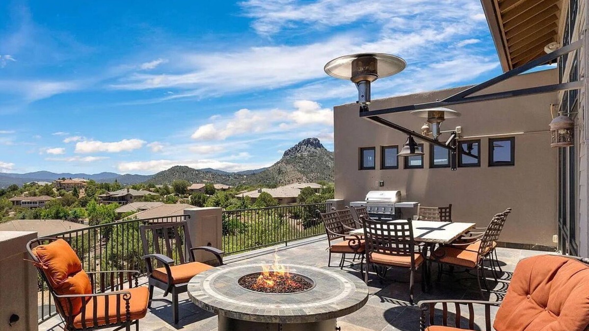 Forest Trails House | Luxury 4-Bedroom Retreat with Stunning Panoramic Views