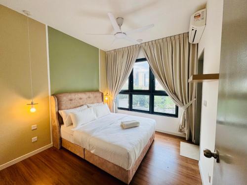 Taman Pertama Apartment | Luxury 4 Bedroom Suite at Kuala Lumpur near Maluri MRT By Suhad Suits KL