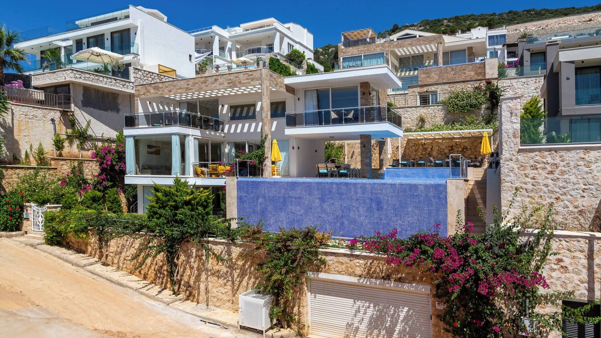 Kalkan Villa | Luxury 4 Bedroom Villa In Kalkan. Private Heated Pool, Table tennis & Pool Table