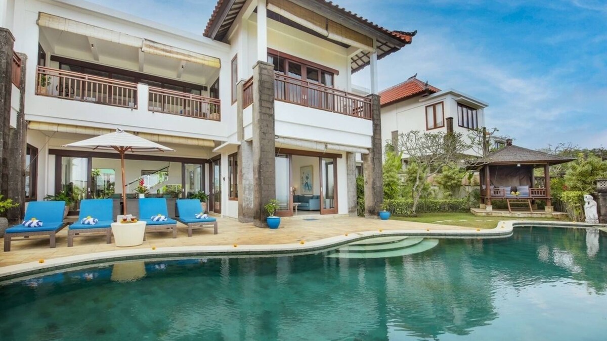 Jimbaran Villa | Luxury 4 Bedroom with Ocean View Villa