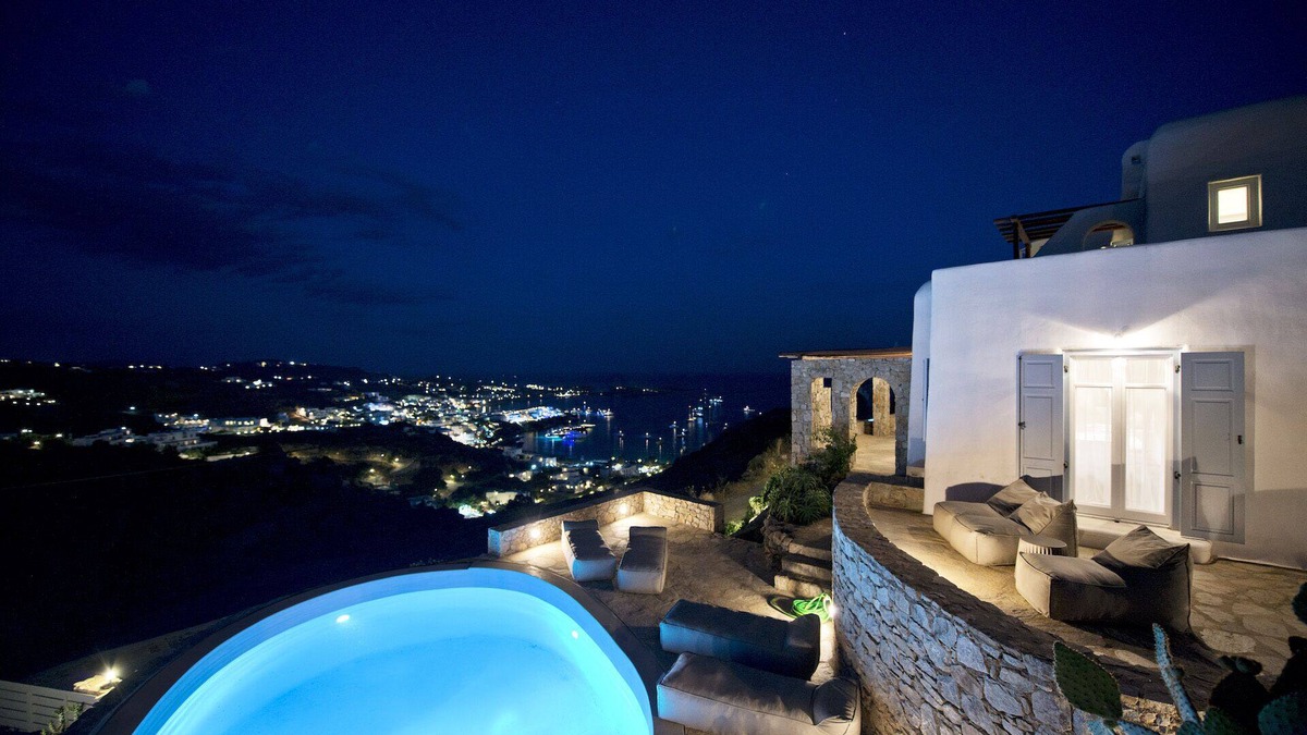Psarou Villa | Luxury 4 BRD Villa ✓sea view from Psarou ✓private heated pool ✓family friendly