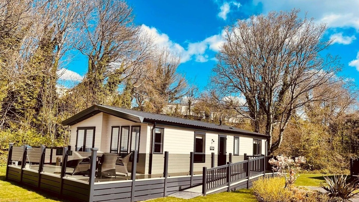 Paignton Cabin | Luxury 4 person Holiday Lodge at Hoburne South Devon