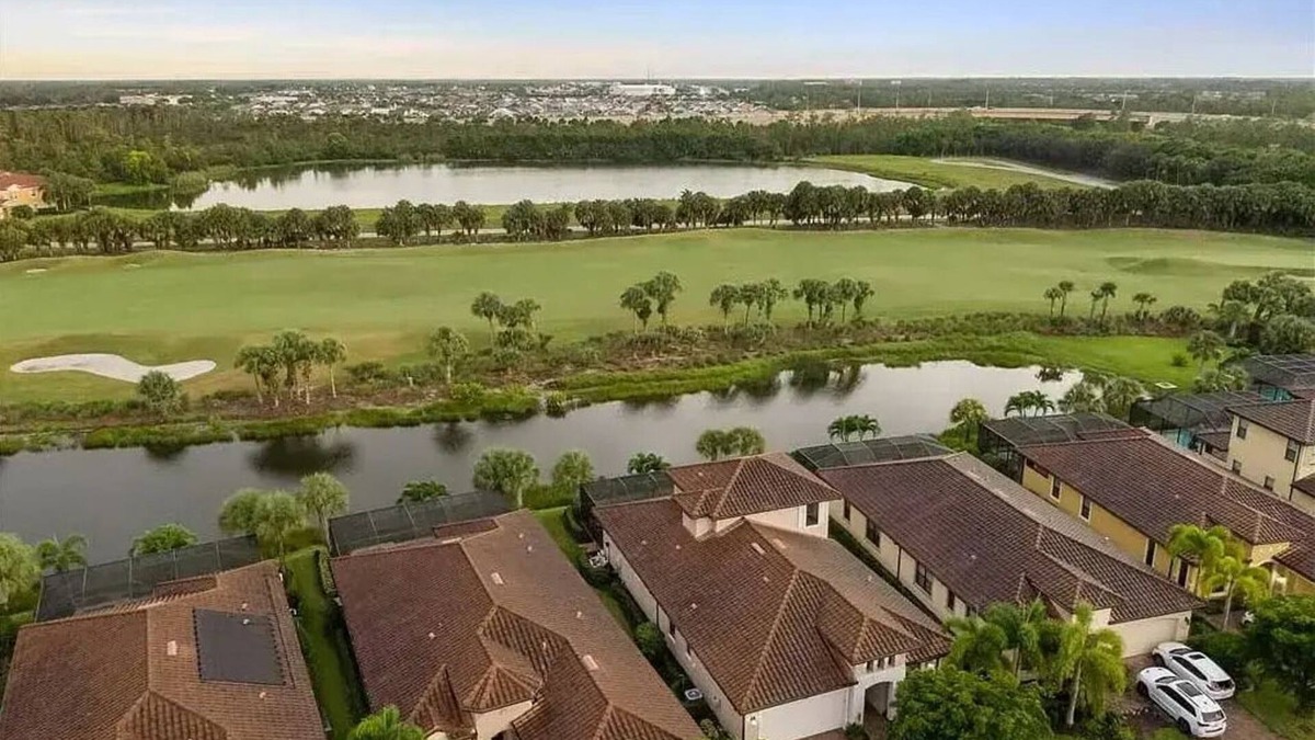 Estero House | Luxury 4BR 4Bth house, pool,AC and WiFi in enjoyable Miromar Lakes,Naples area