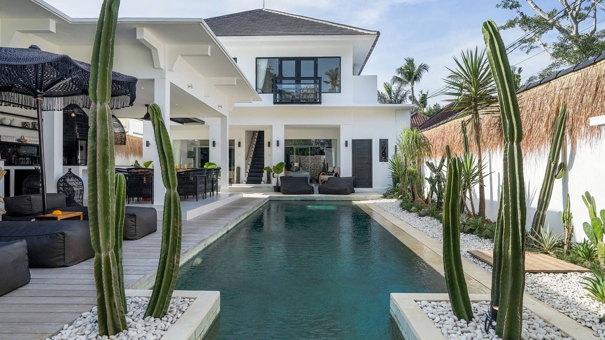 Cemagi Villa | Luxury 4BR Private Villa within walking distance to the Beach