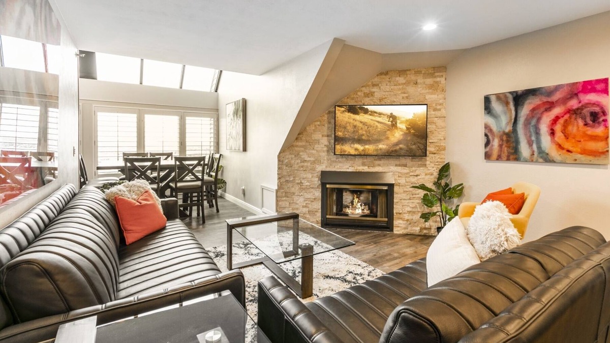 North Park City Condo | Luxury 4Br True Ski in Ski Out @5 lifts Pool/Spas/Gym/WD/FP/Parking Near Main!