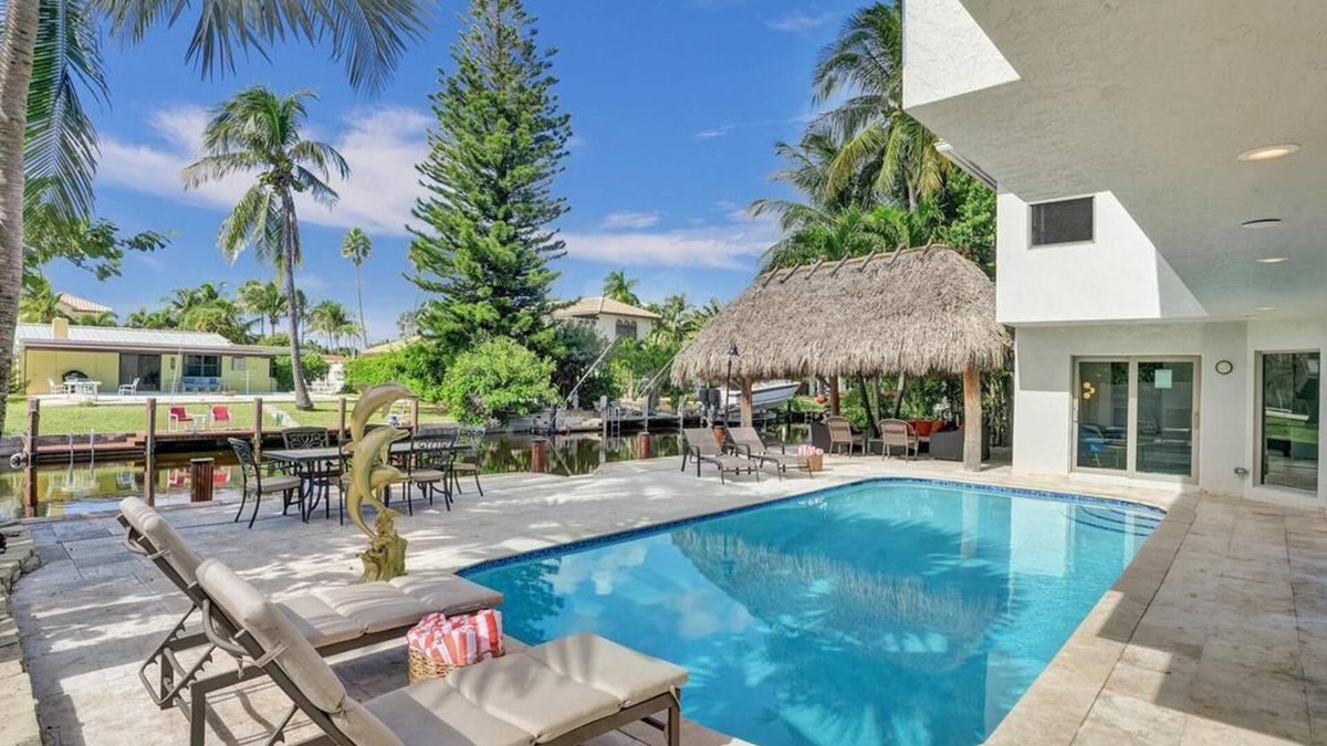 Deerfield Beach House | Luxury 5-bedrooms 4-bathrooms waterfront home with heated pool and Tiki Hut