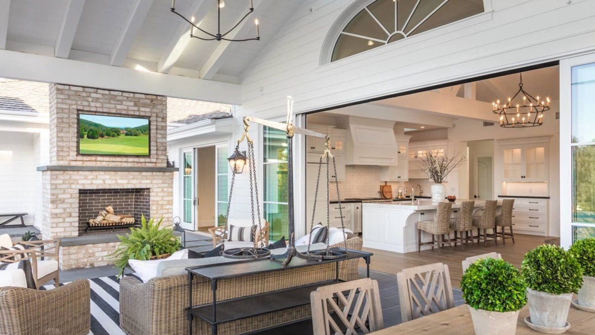 Covenant House | Luxury 5 Bedroom Estate with Pool + Views in Rancho Santa Fe