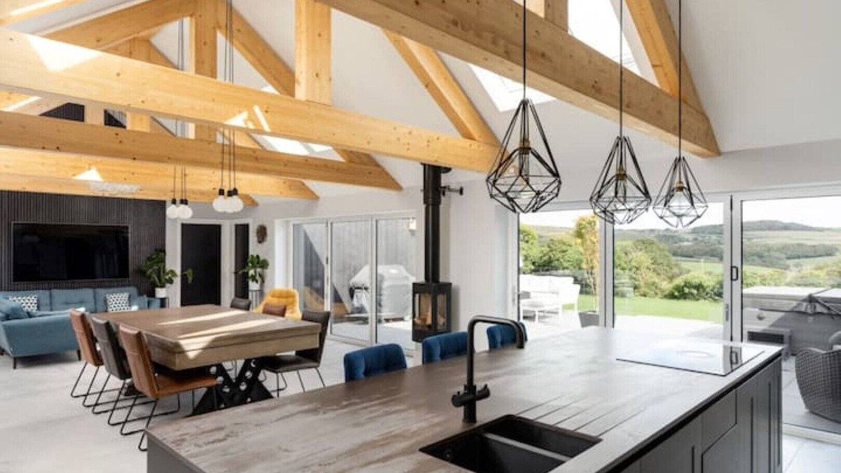 Saint Erth Praze House | Luxury 5 bedroom bungalow near Porthleven