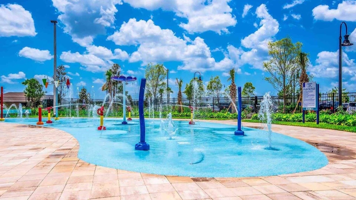 Kissimmee House | Luxury 5 BR at Disney Universal free heated pool high chair stroller playpen