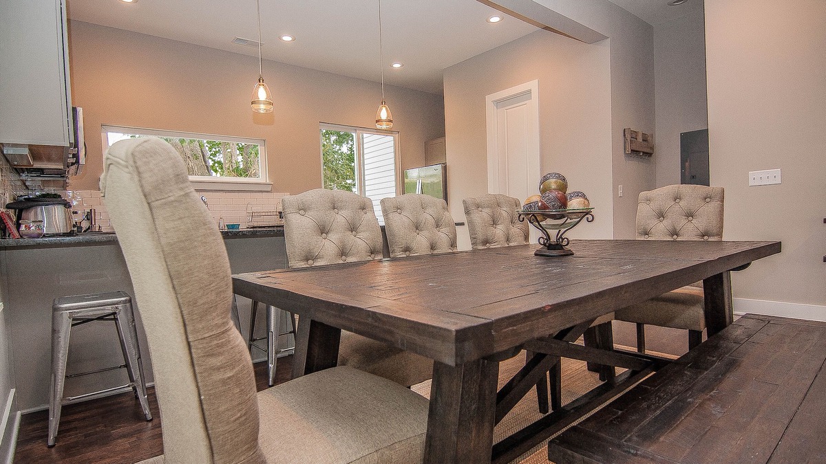 Chestnut Hill House | Luxury 5 Star Home with amazing rooftop .Only 1.3 mile from Broadway.