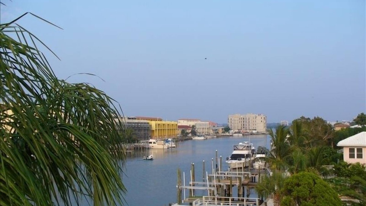 Clearwater Beach Condo | Luxury 5-Star Waterfront: Spacious 3 BR/Ba w/Pool, Hot Tub, Views! Walk to All