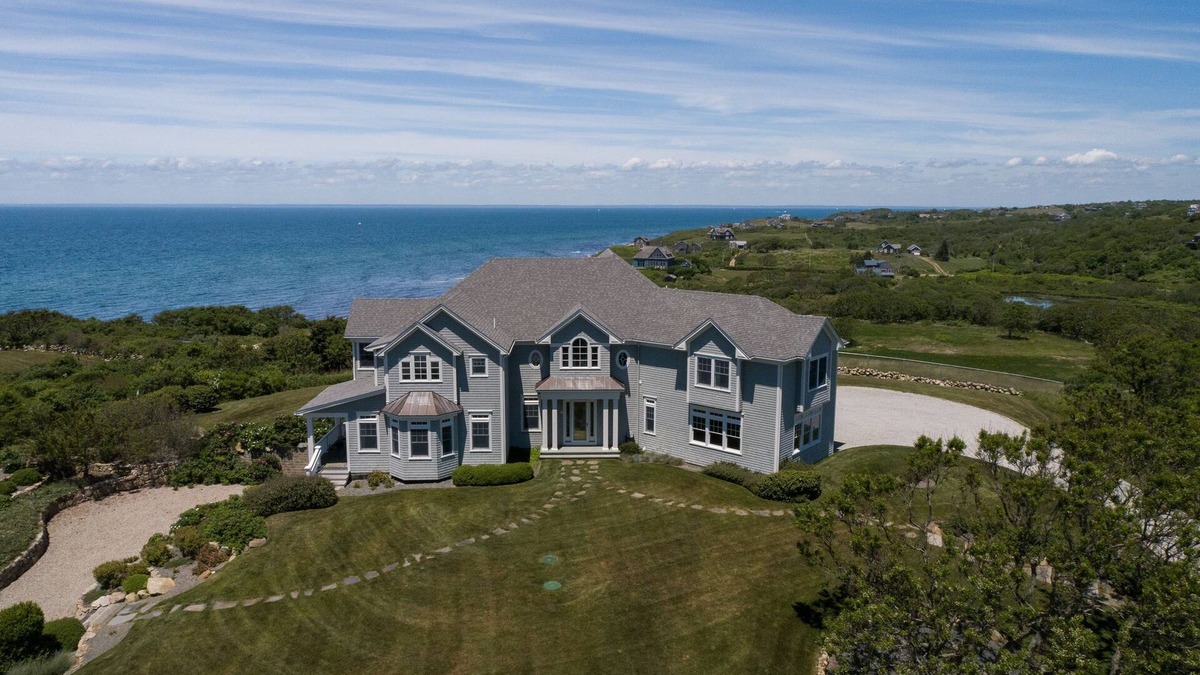 New Shoreham House | Luxury 5500sf home with Ocean Views on Block Island