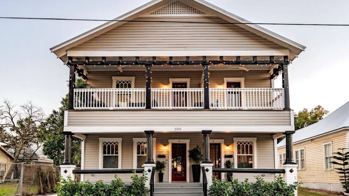Historic Ybor Villa | Luxury 5BR Ybor City Duplex Near 7th