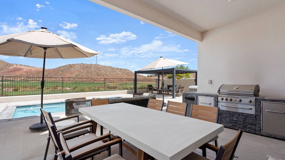 Washington House | Luxury 6 Bed Heated Private Pool, Hot Tub, Game Room, near Zions on Golf Course