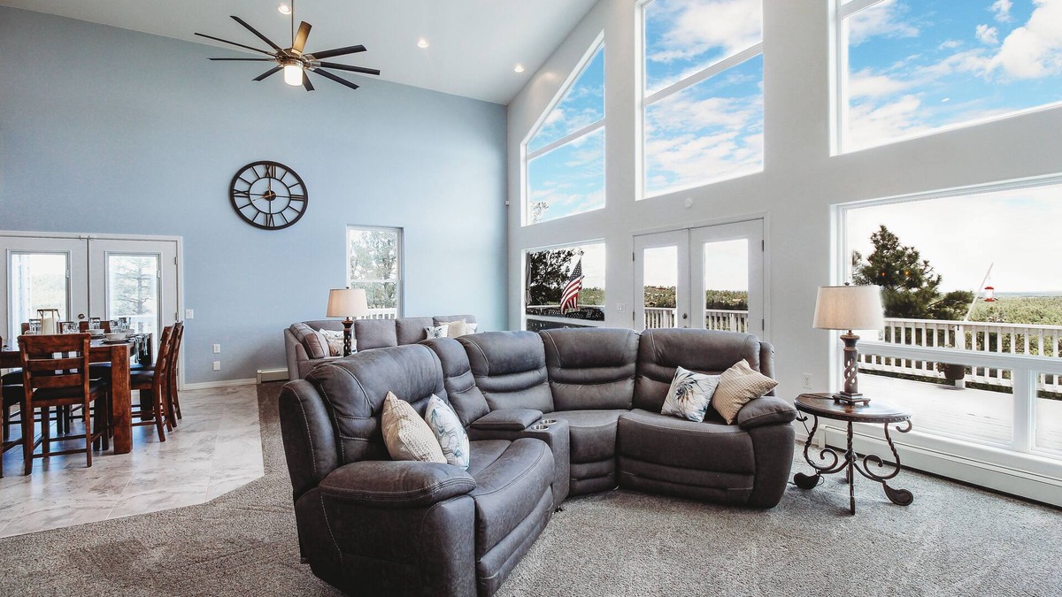 Show Low House | Luxury 6-bedroom home with View, Arcade Table, Fire table, Jet tubs, Deck, Wi-Fi