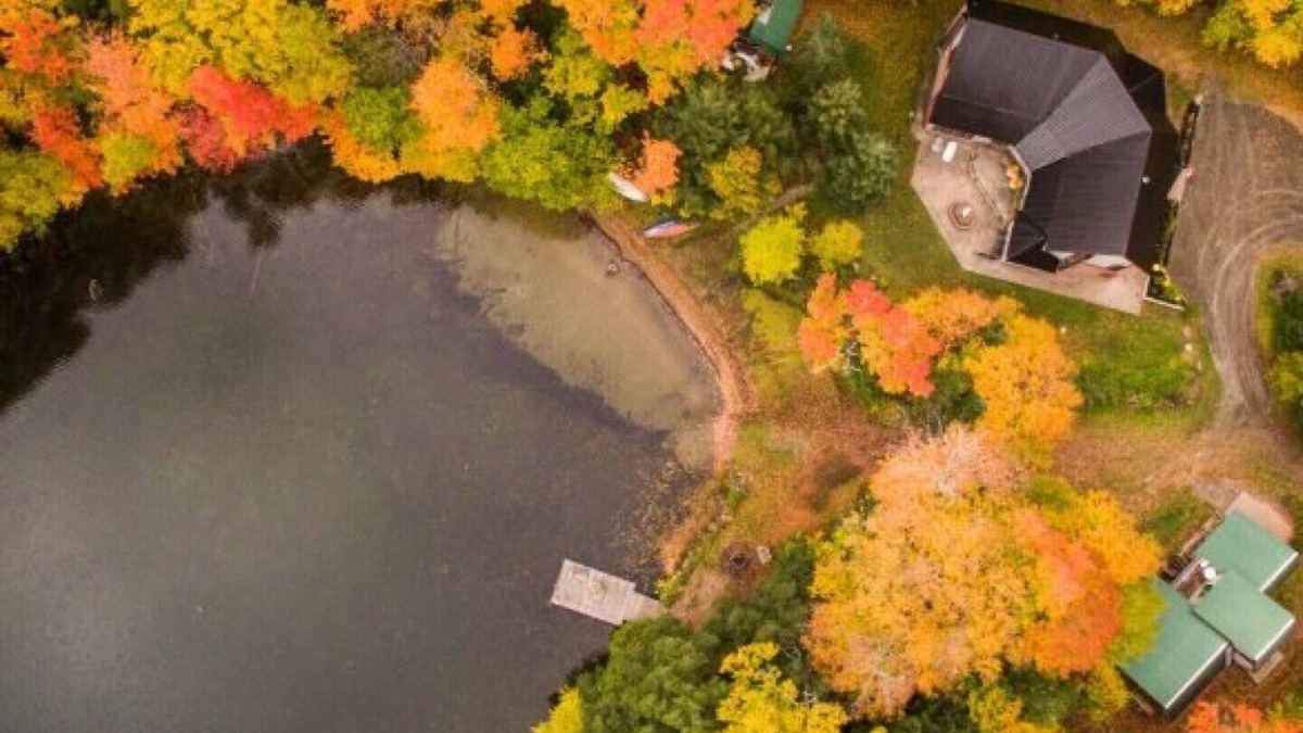 Bracebridge Ski Chalet | Luxury 6 Bedroom Muskoka Chalet/Cottage Private Beach w/Crystal Clear Water!