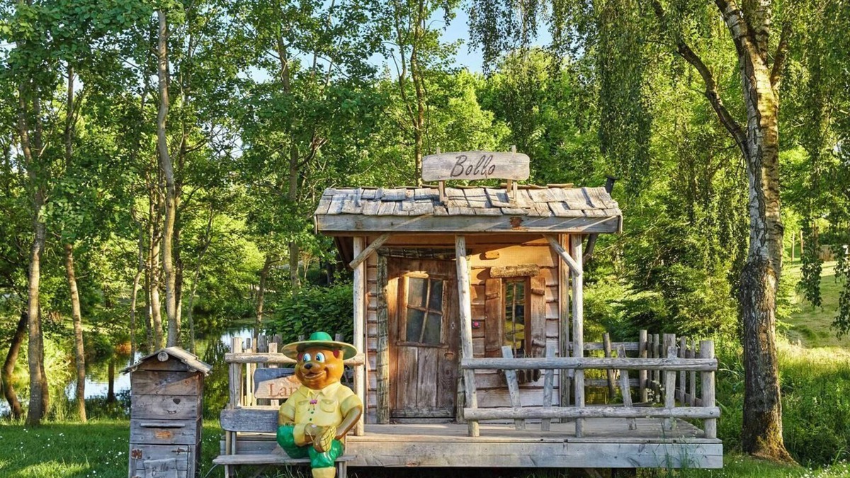 Froidchapelle House | Luxury 6-person bungalow in the holiday park Landal Village l'Eau d'Heure