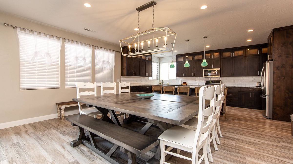 Santa Clara House | Luxury 6BR/7BA Family Friendly Home near Zion Private Pool & Resort Amenities