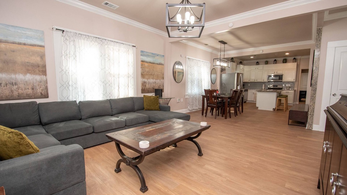 Atlanta House | Luxury 6BR Atlanta Home – Sleeps 24, WiFi, Parking, Near Midtown & Downtown