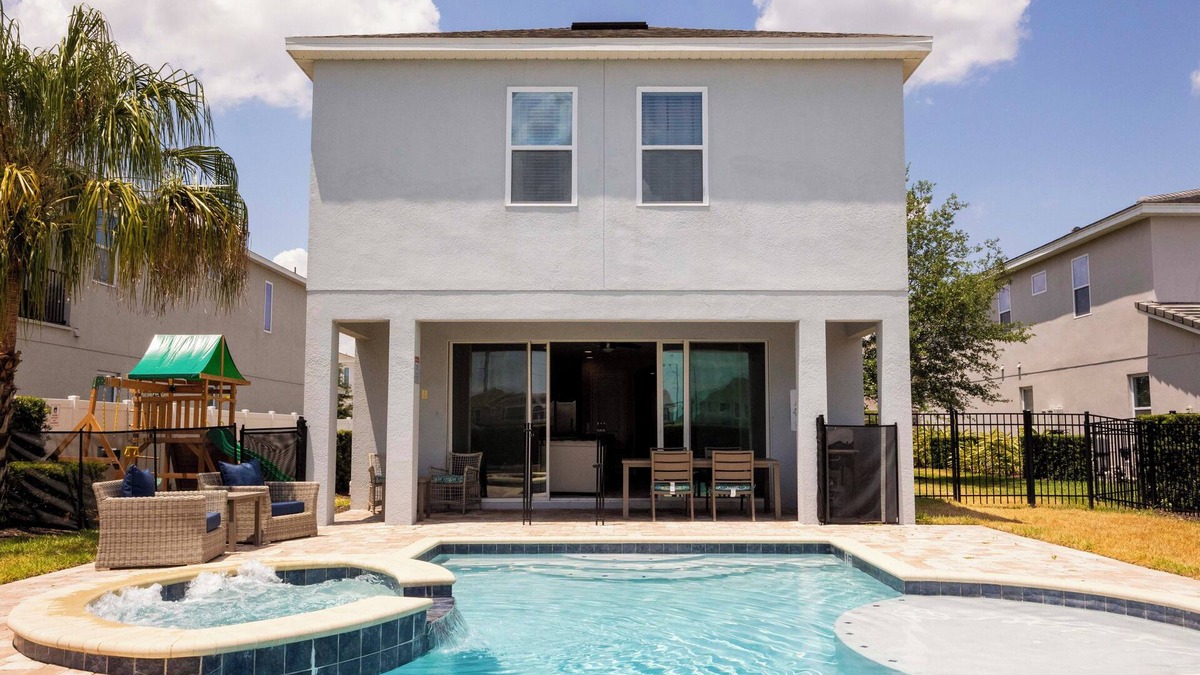 West Kissimmee House | Luxury 6BR Disney Villa w/Pool & Game Room Encore Resort