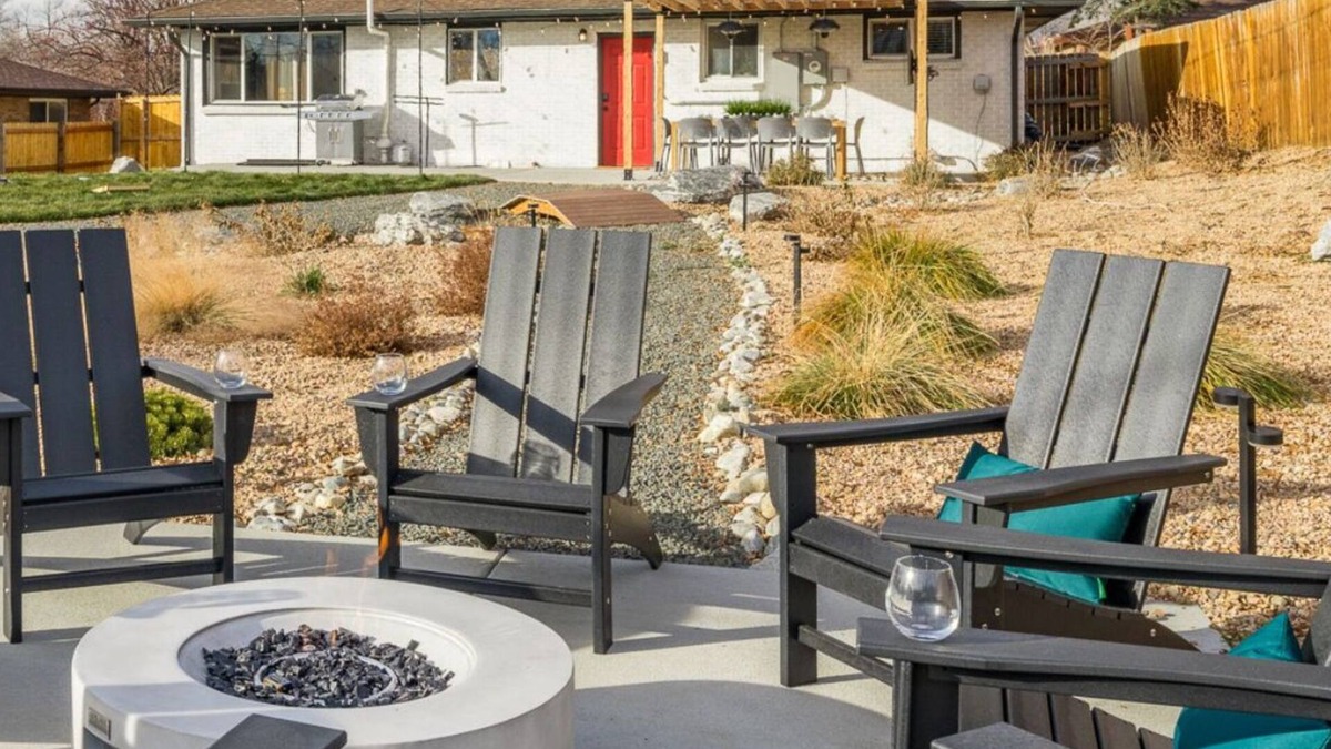 Alta Vista Area House | Luxury 6BR Home/Sleeps 14/HotTub, FirePit & Large Backyard/15 Mins to DEN