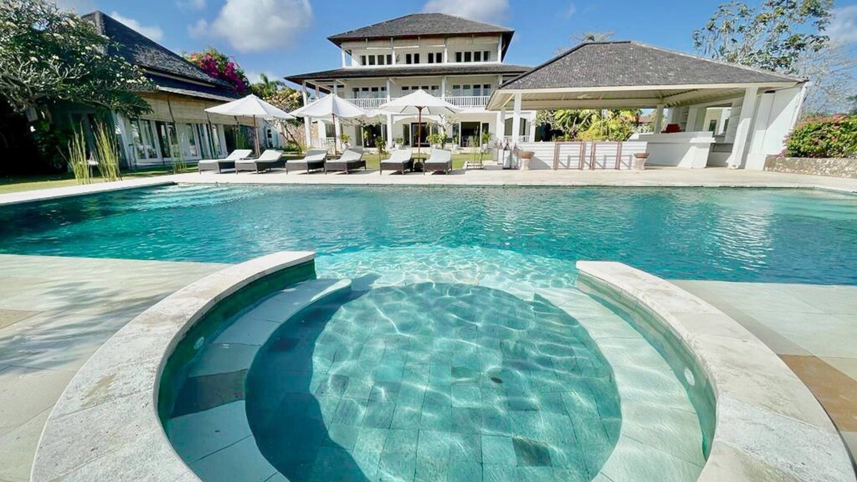 Pecatu House | Luxury 7 bed, Oceanfront Mansion in Bingin Beach