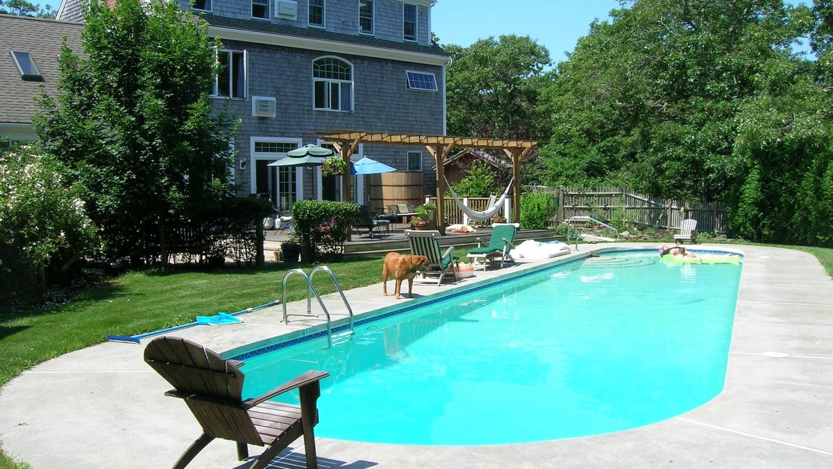 Orleans House | Luxury 7 BR, 4 BA w/Unique 60 ft Pool, .4 Miles to Beach