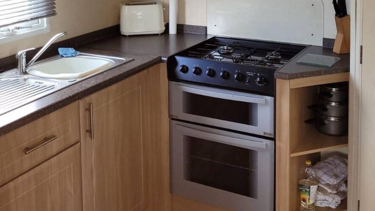 Chapel Saint Leonards House | Luxury 8 berth spacious caravan