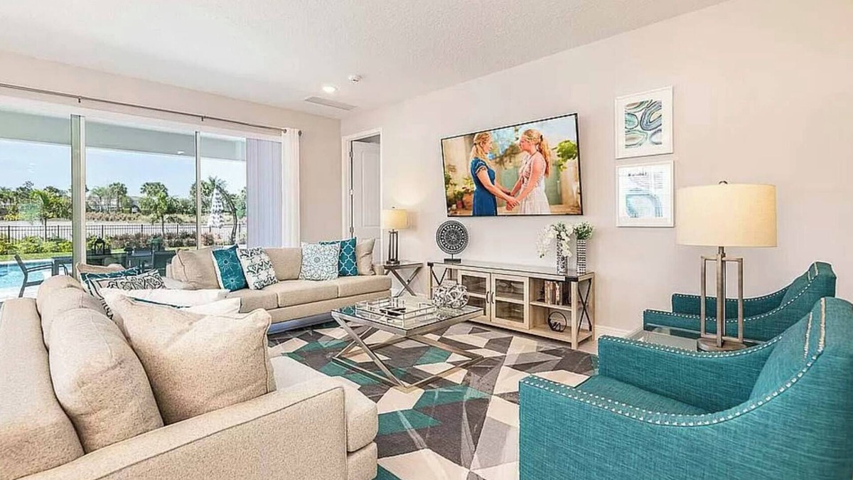 West Kissimmee House | Luxury 8BR Villa w/Pool, Game Room & Themes