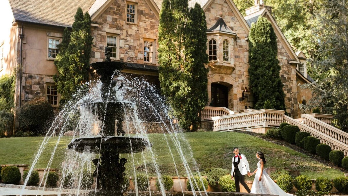 Atlanta House | Luxury 9BR Atlanta Mansion | Pool, Theater, Event Space