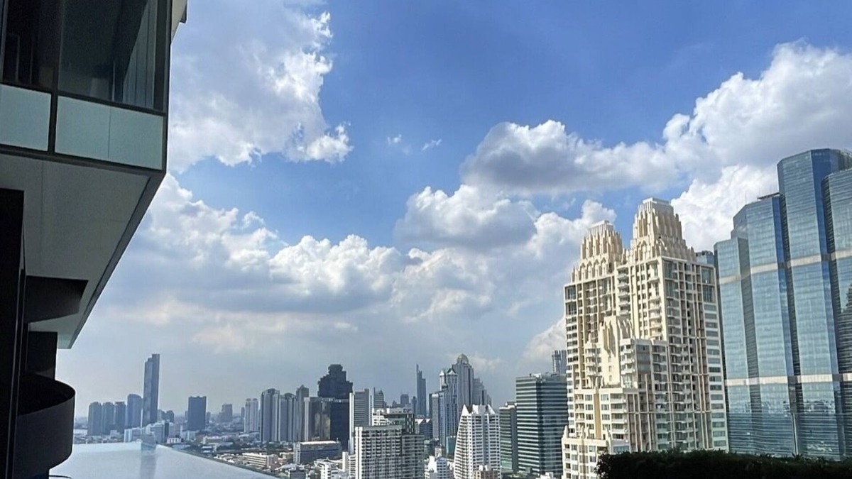 Thung Maha Mek House | *Luxury Apartment | Infinity Pool | Balcony | Gym*