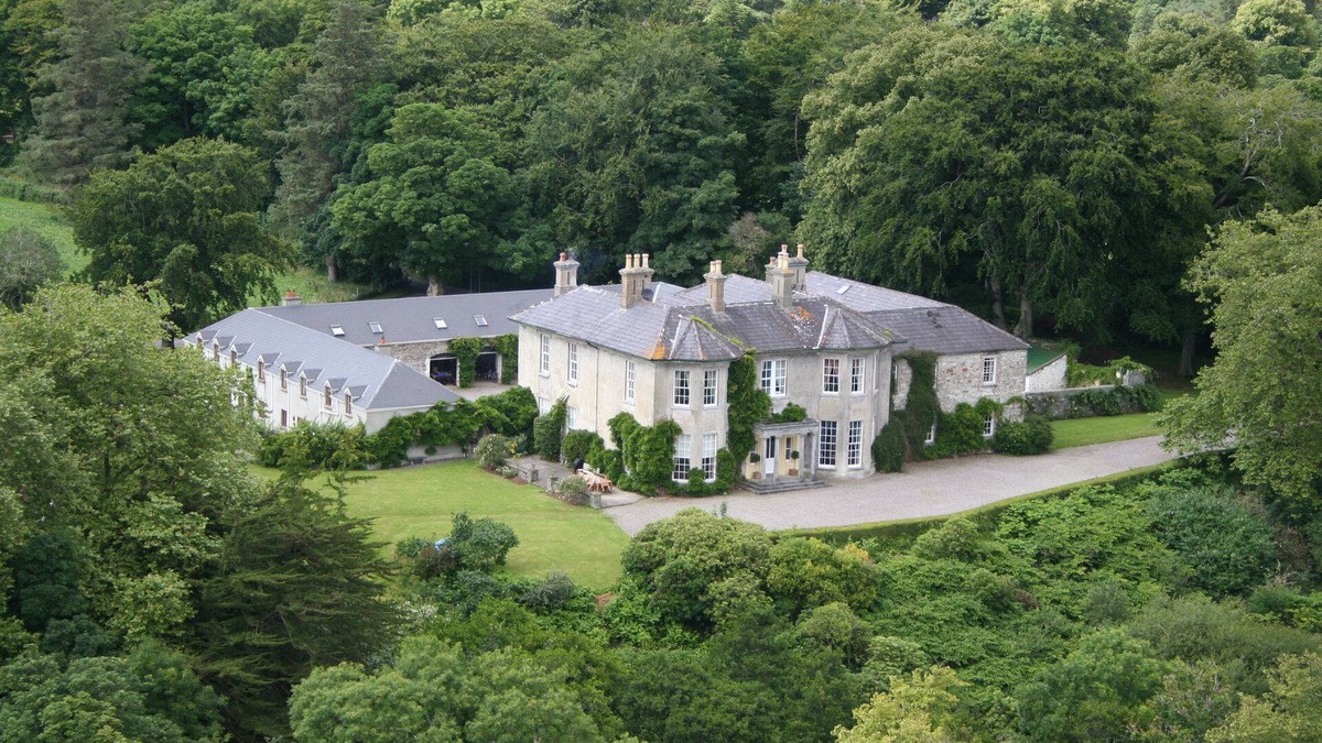 Banna House | Luxury accommodation for up to 30 guests in 15 en suite rooms near Killarney