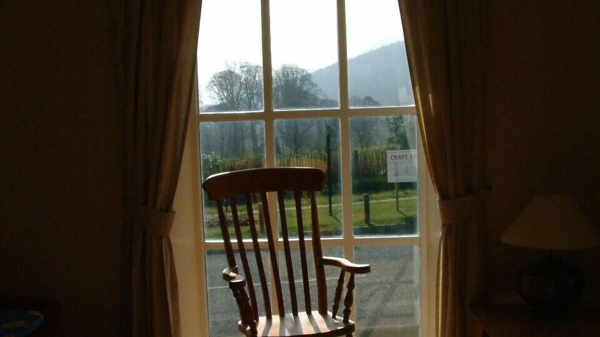Bryansford Cottage | Luxury accommodation in an Area of Outstanding Natural Beauty * FREE WIFI*
