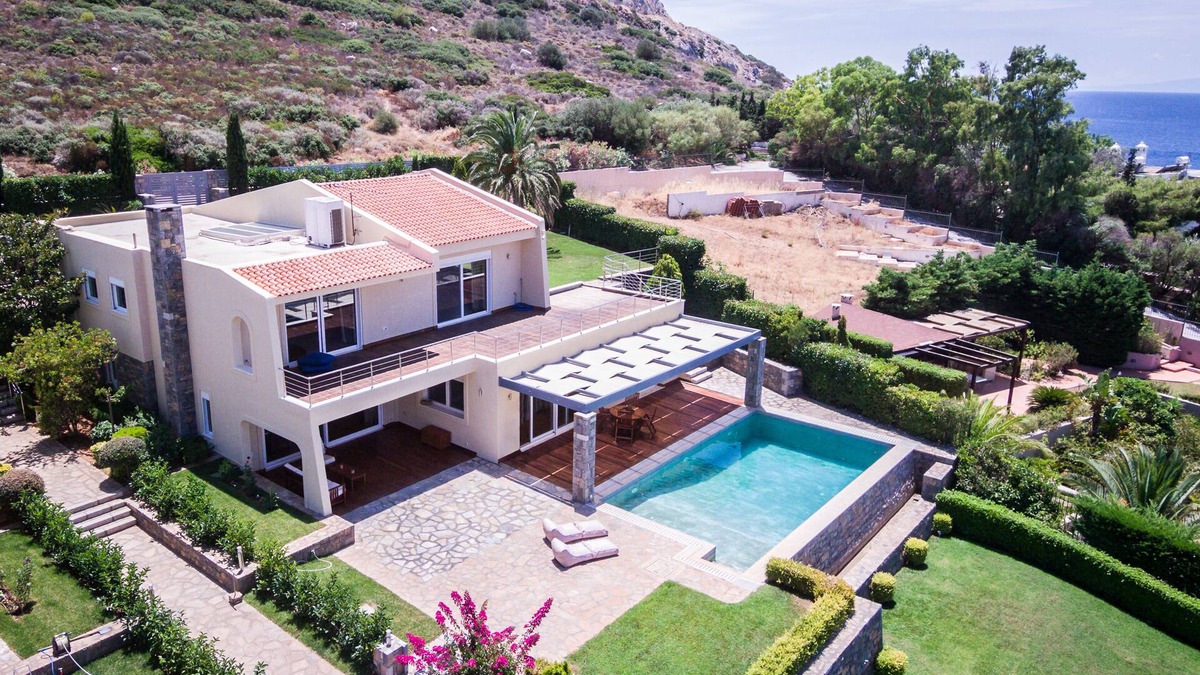 Palaia Fokaia House | Luxury accommodation near Sounio with panoramic sea views and private parking.