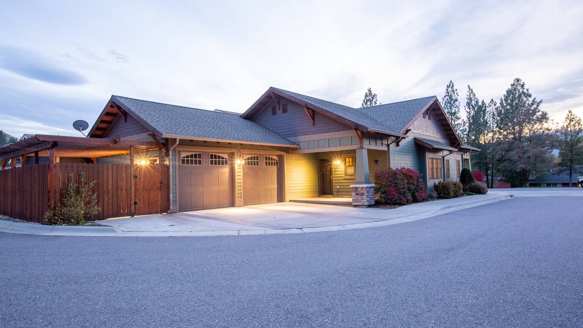 Lower Rattlesnake House | Luxury And Comfort in Missoula’s best neighborhood!