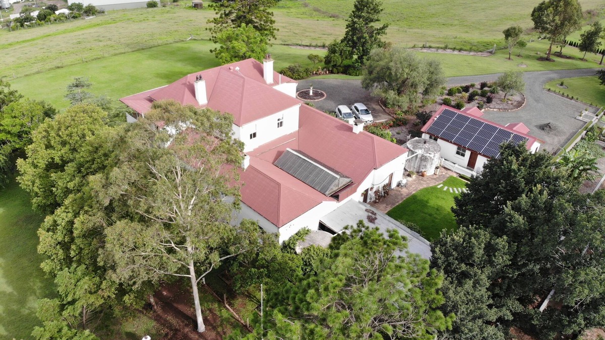Leconfield Bed & Breakfast | Luxury and heritage hotels in a country mansion built in 1872, 150 yrs in 2022