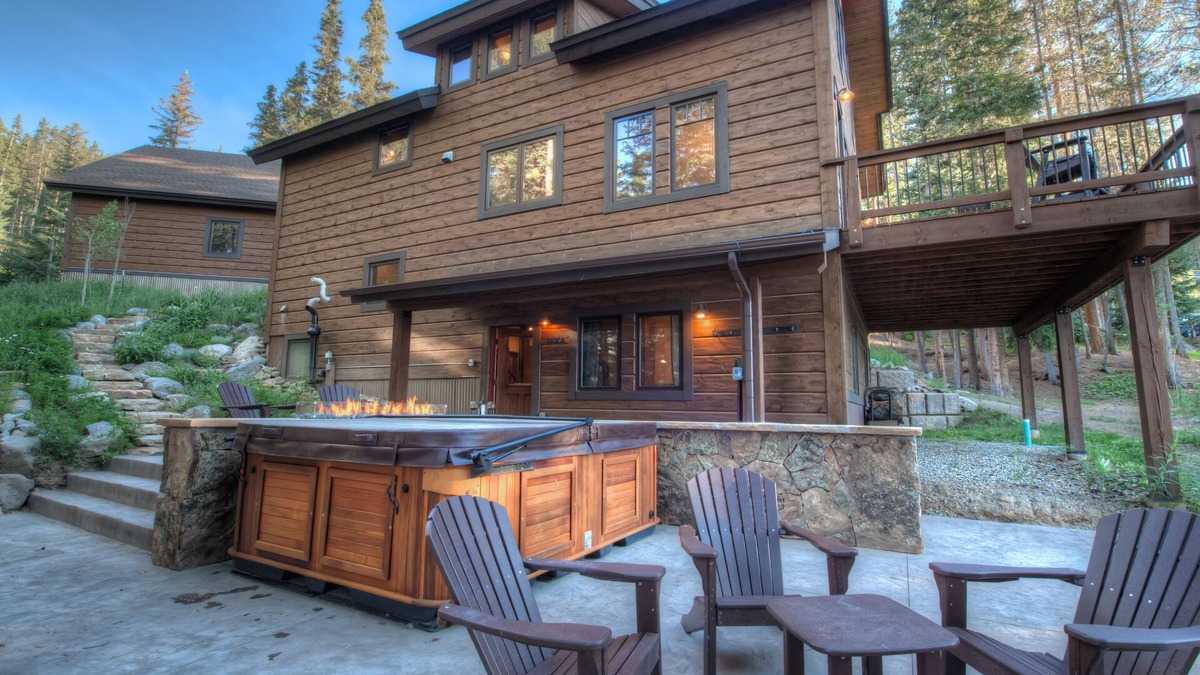 Breckenridge Heights House | Luxury and Light Mountain Escape