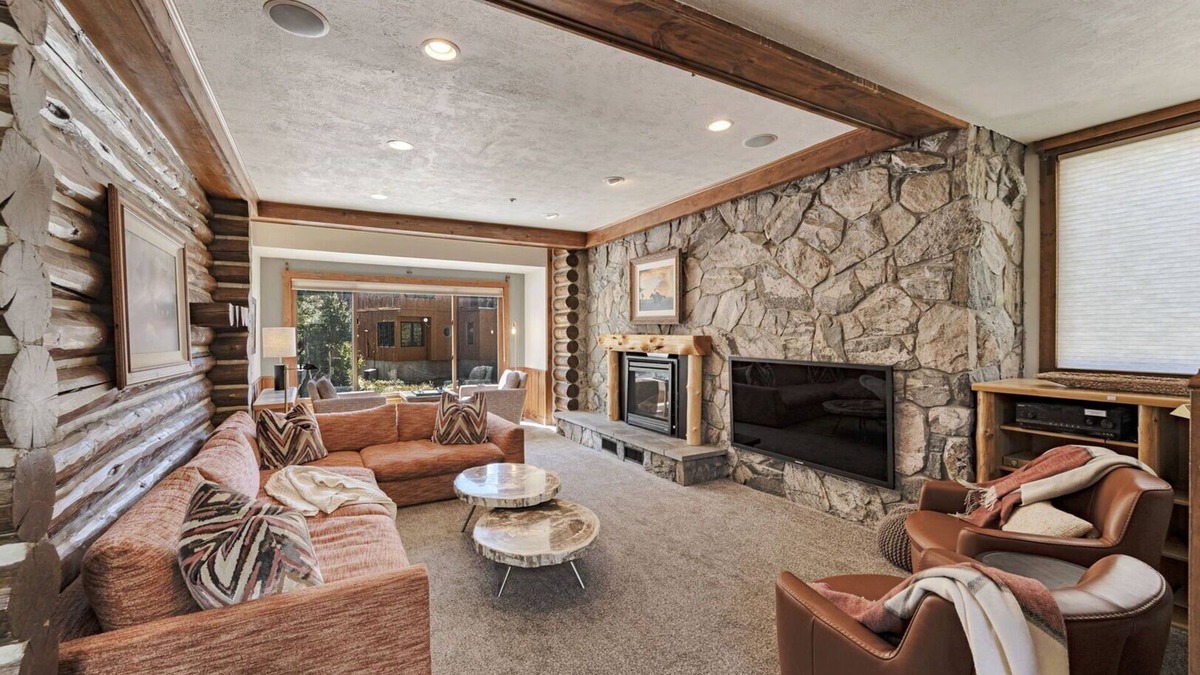 Salt Lake Mountain Resorts House | Luxury and Location in this Incredible Home with Brand New Outdoor Hot Tub and 2 Car Garage!